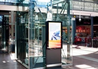 indoor lcd totem digital signage